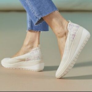 Vionic Women's Cream Wedge Slip-On Sneakers